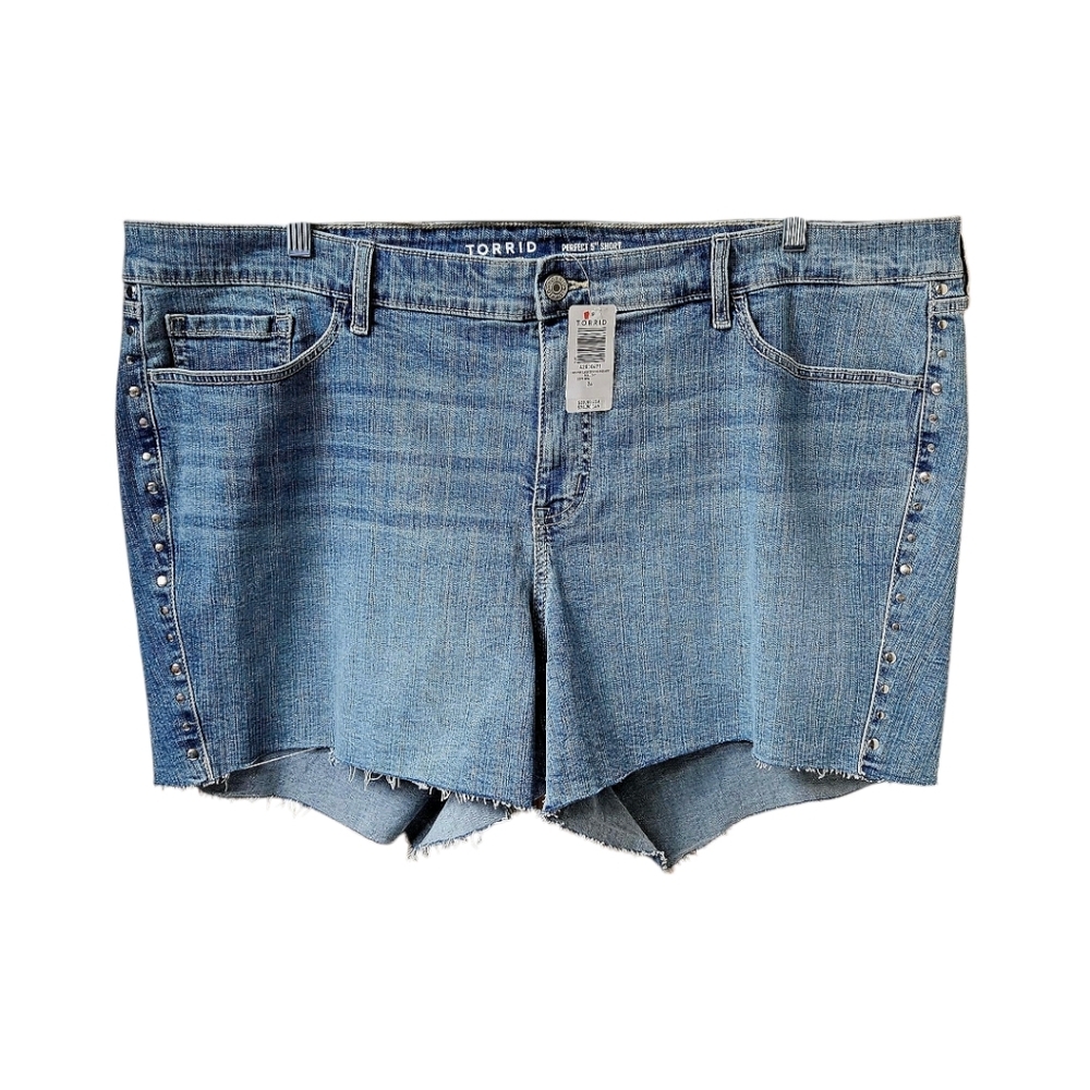 TORRID Plus Size Perfect 5" Vintage Stretch Boyfriend Classic Mid-Rise Short - Picture 3 of 15